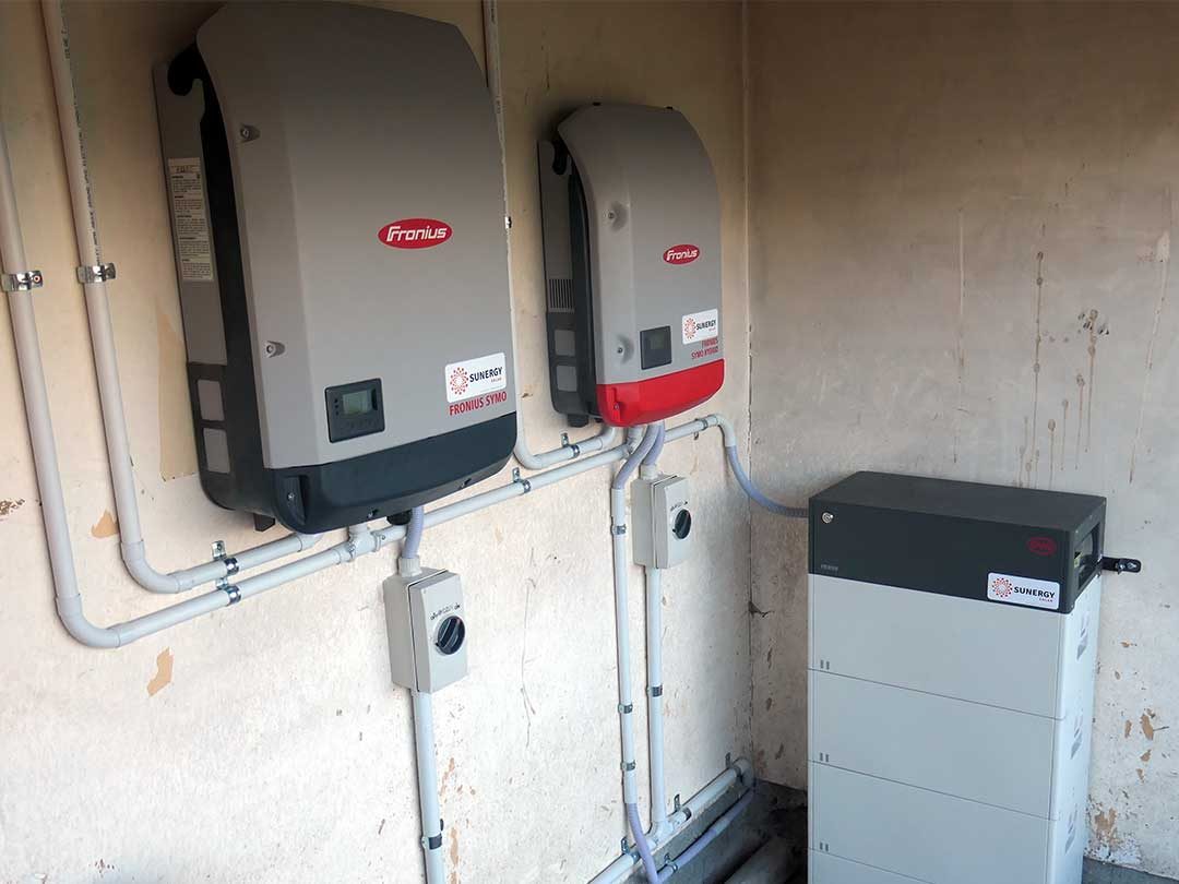 solar install inverters and battery bank
